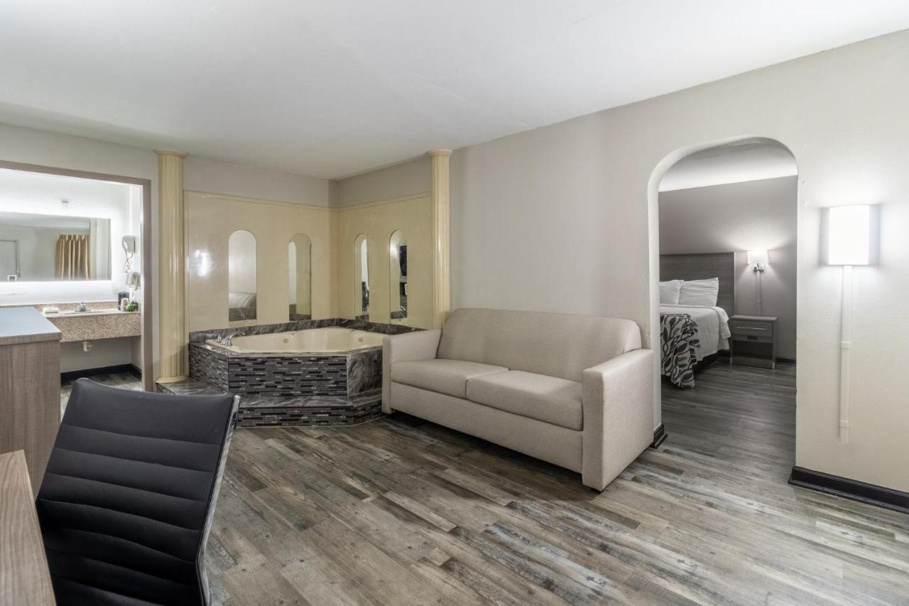 Red Roof Inn & Suites Jackson, Tn Ngoại thất bức ảnh