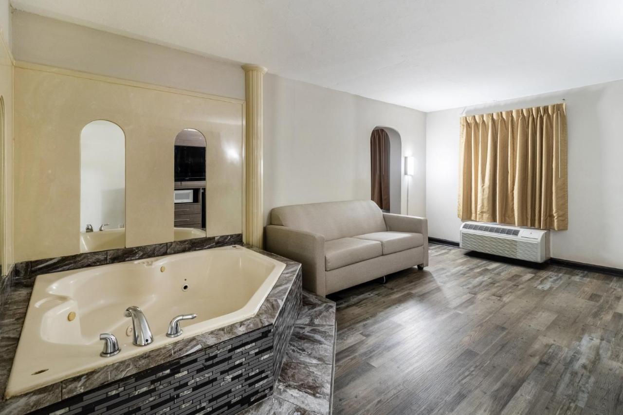 Red Roof Inn & Suites Jackson, Tn Ngoại thất bức ảnh