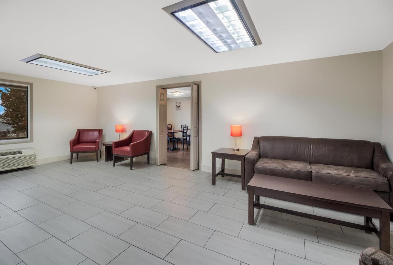 Red Roof Inn & Suites Jackson, Tn Ngoại thất bức ảnh